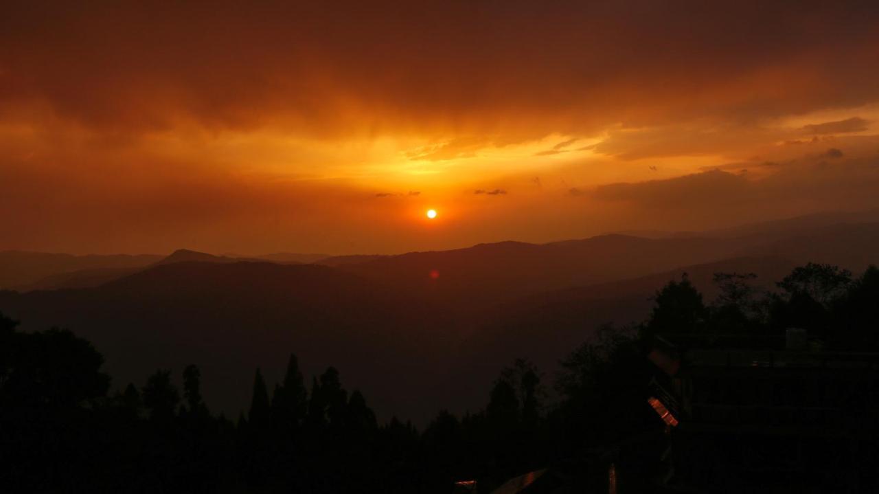 Aakeet Lyang Homestay Kurseong Exterior foto